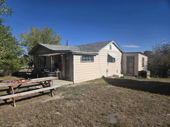 2212 Franklin St, Meeteetse, WY 82433