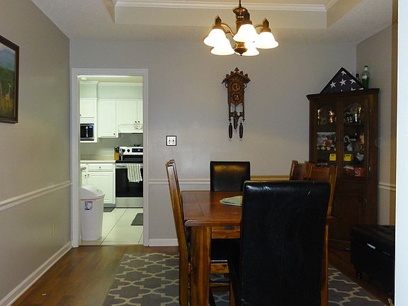 4th image of 3895 Camellia Dr