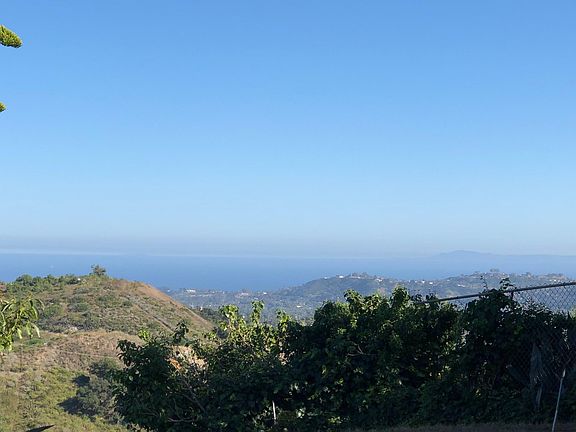 2nd image of 1403 Santa Teresita Dr