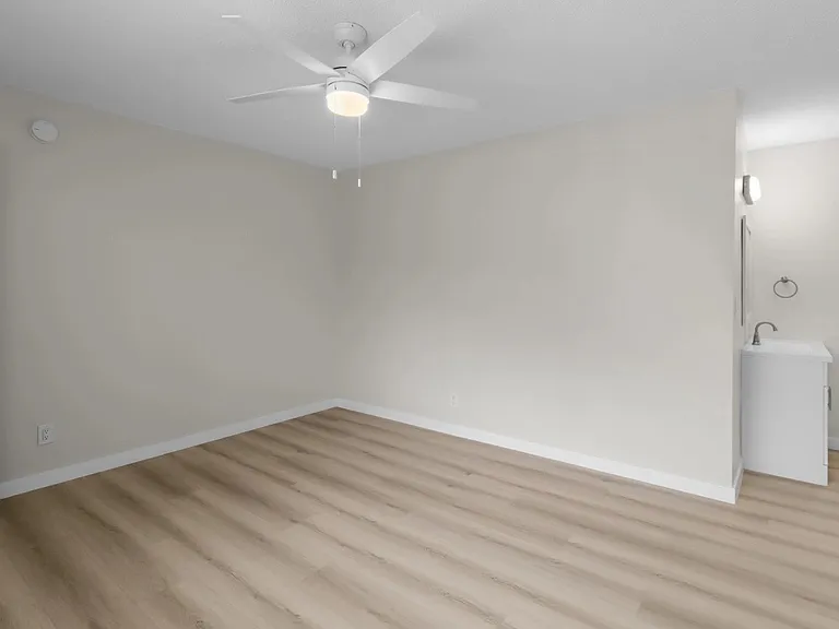2823 S Corning St #4 — Photo 34