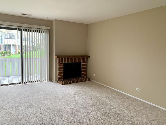4th image of 376 Sandalwood Ln