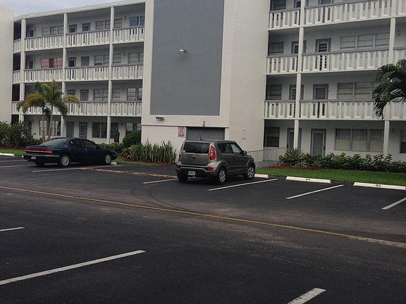 3rd image of 1013 Harwood #C