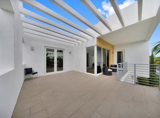 10081 NW 75th Ter, Doral, FL 33178
