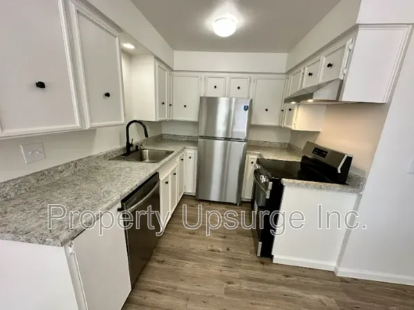 1063 Del Sol Pl #B, Redding, CA 96002