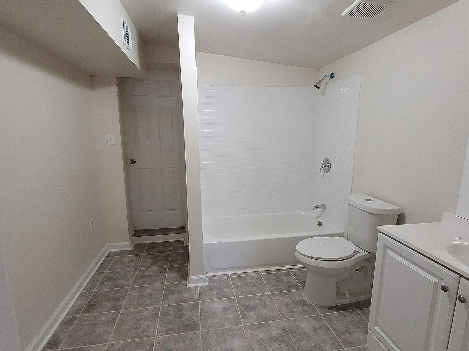 330 Taft Street Southwest - 1 — Photo 3