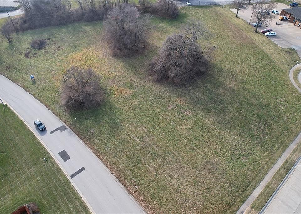 2nd image of Country Ln