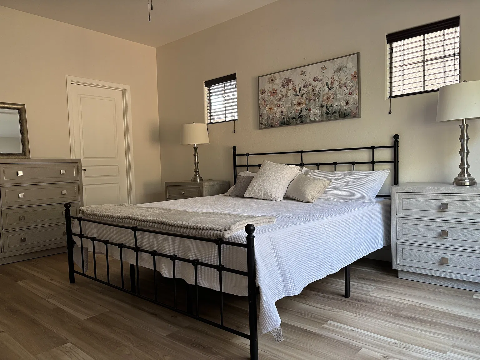 3 bed, 1350 sqft, $3,200 — Photo 4