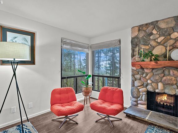 4th image of 126 Treehill Loop