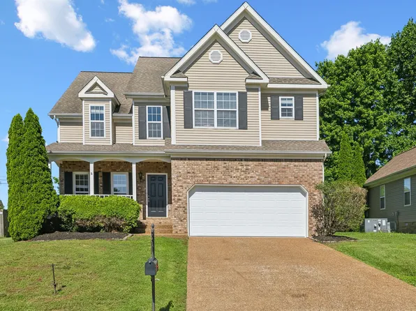 1030 Persimmon Dr, Spring Hill, TN 37174