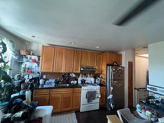 2nd image of 25-36 Humphreys St #2