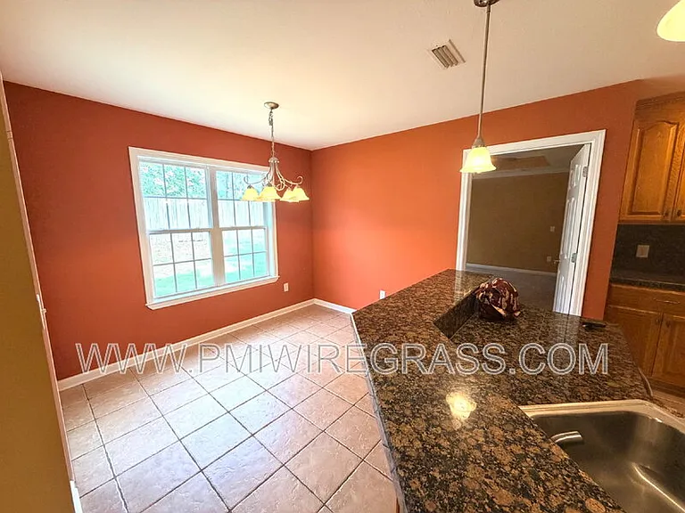 201 Windsor Garden Dr — Photo 13