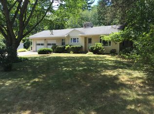 6 Maulucci Rdg, Bloomfield, CT 06002