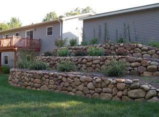 10956 Tall Oak Ct, Waupaca, WI 54981