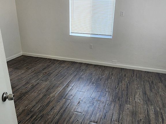 3rd image of 828 N 10th Ave #4