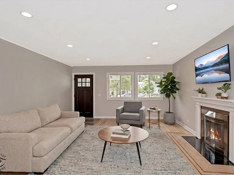 30W150 Foxboro Ct — Photo 2