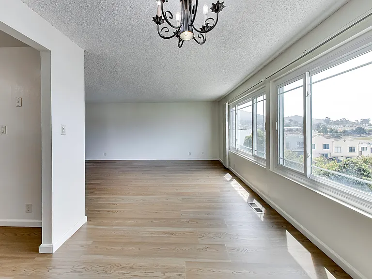 310 Castle St — Photo 4