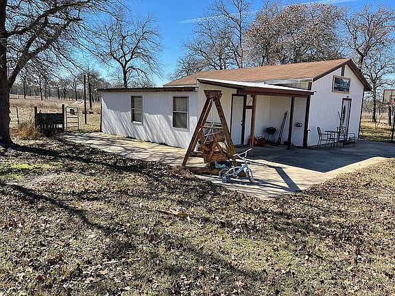 2nd image of 2124B Polly Ln