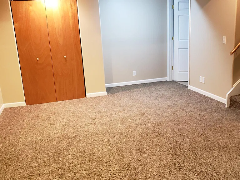 Y Cir — Photo 19