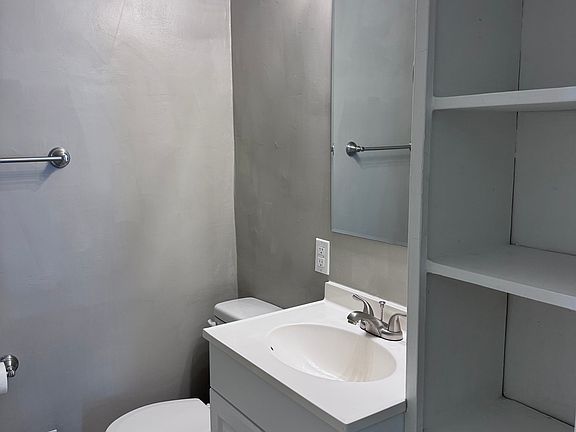 4th image of 1116 W Miller St #A