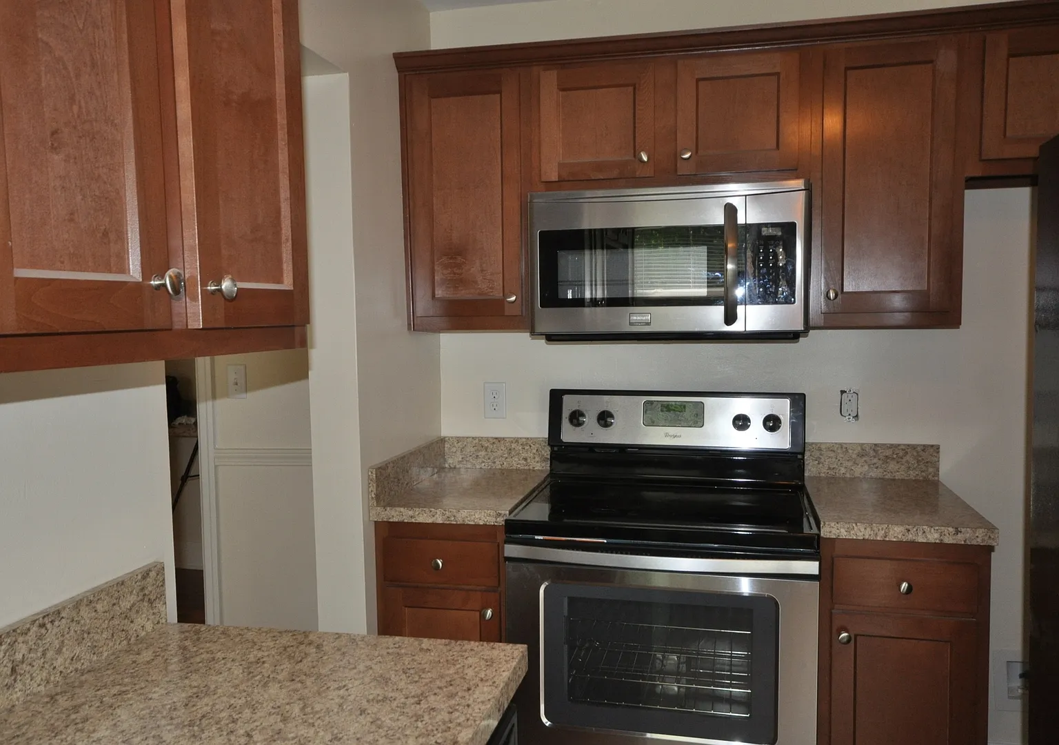 Pre-Leasing Now for the Fall Semester 2026 — Photo 4