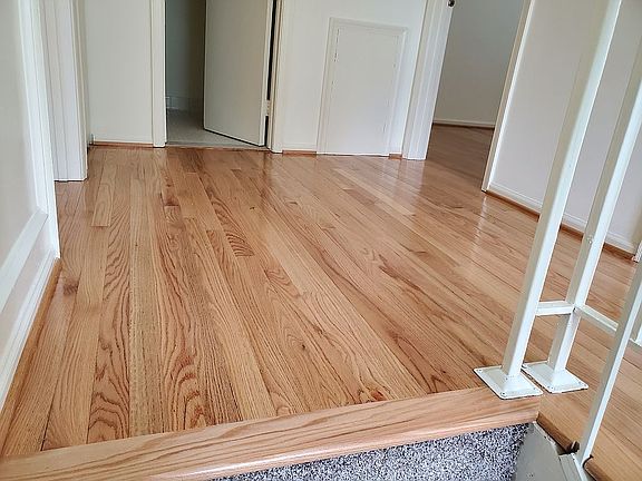 upper level foyer