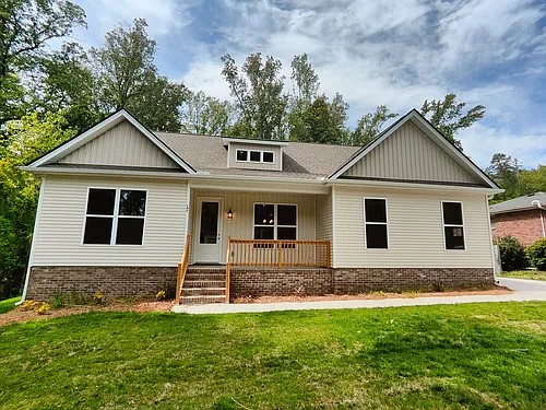 12 Barbara Ave Photo 1