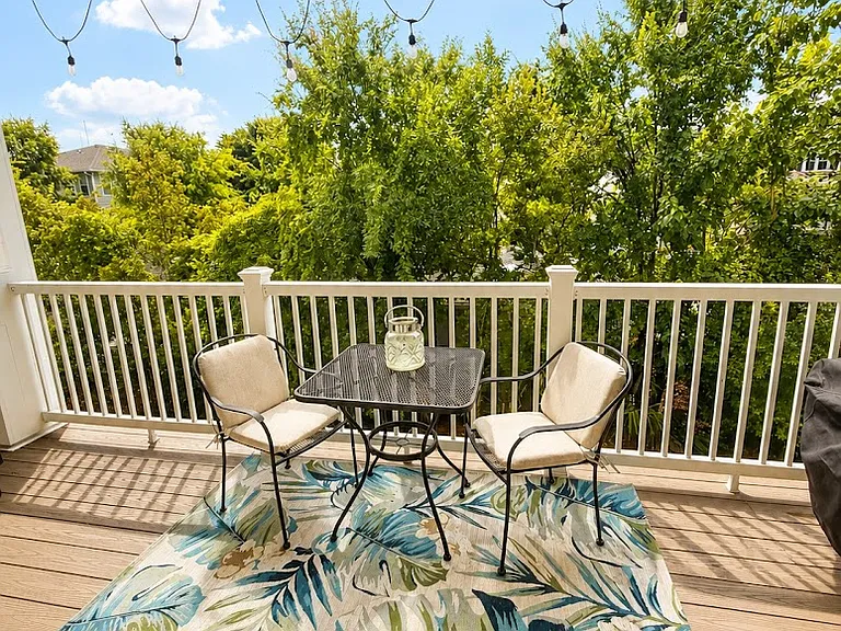 1057 Bowman Woods Dr — Photo 10