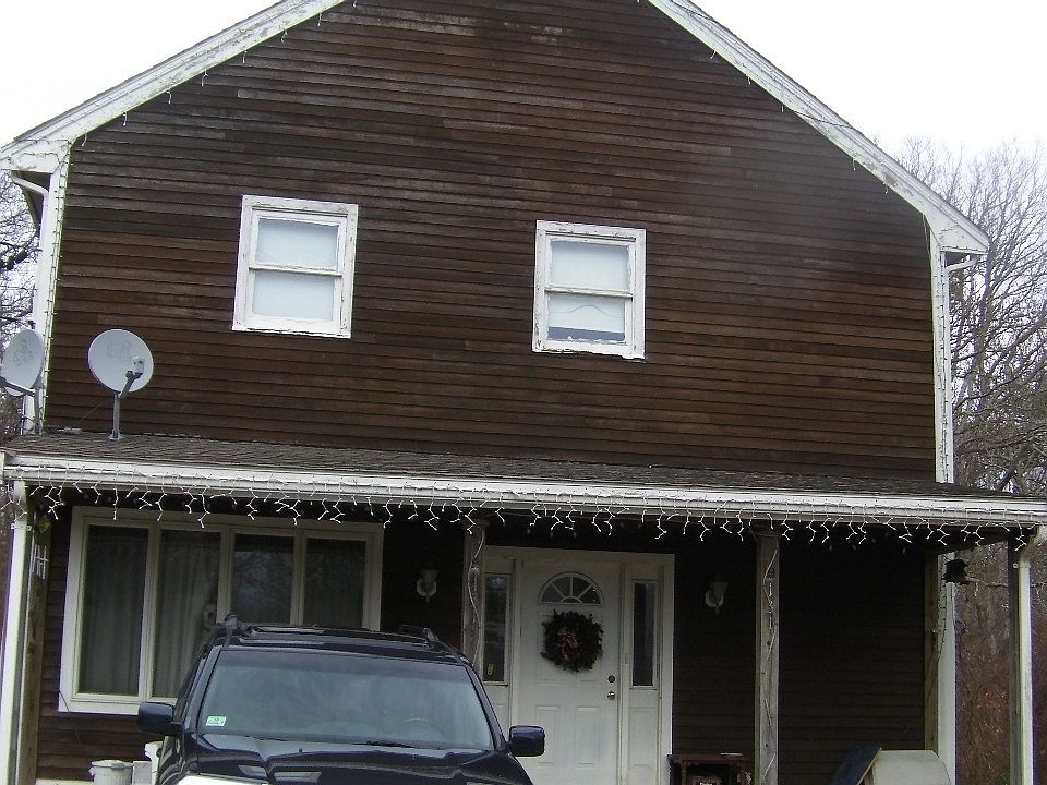 2nd image of 131 Midland Ave
