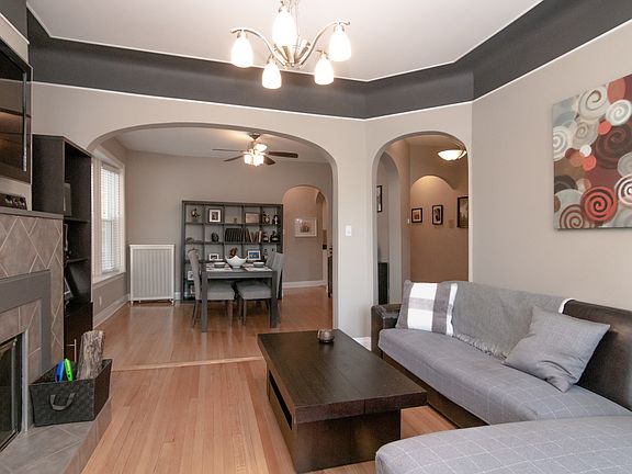 4th image of 601 W Wellington Ave #1A