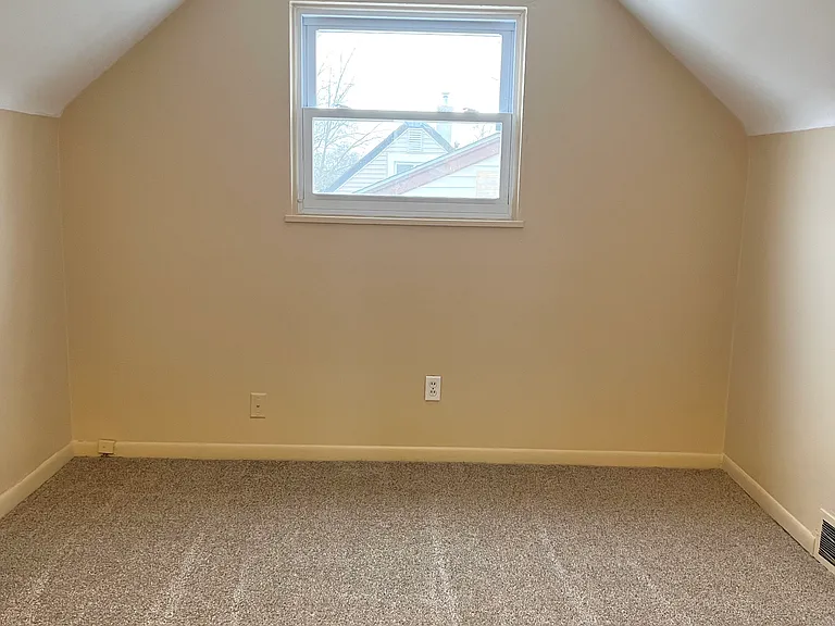 12785 Sherman Ave — Photo 10