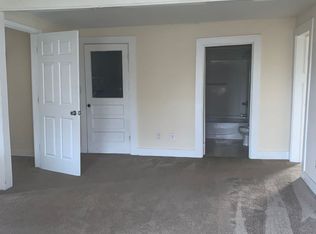 9592 S Congress St APT A, New Market, VA 22844