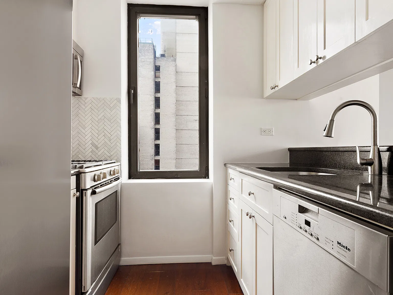157 East 32nd Street — Photo 3