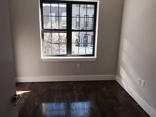 Rented by Premier Metro Realty Corp | media 48