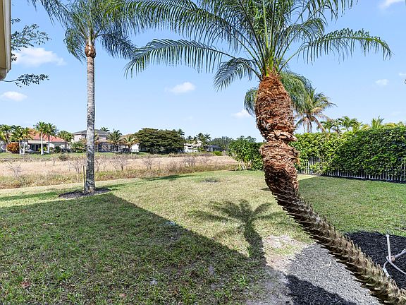3rd image of 10557 Galleria Street