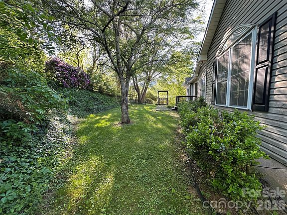 4th image of 126 Ridgeline Rd