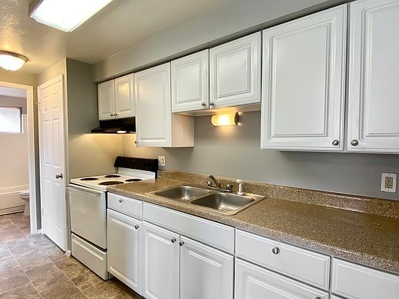 3rd image of 840 N Cherry St #201
