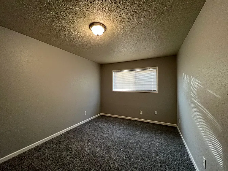 15220 SE Stark St #1-21 — Photo 52