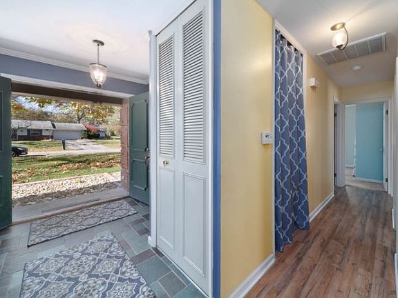 3rd image of 6206 Crown Ct