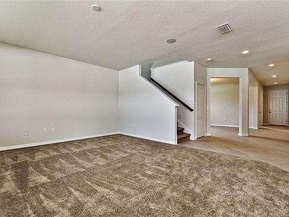 4th image of 144 Whirlaway Dr