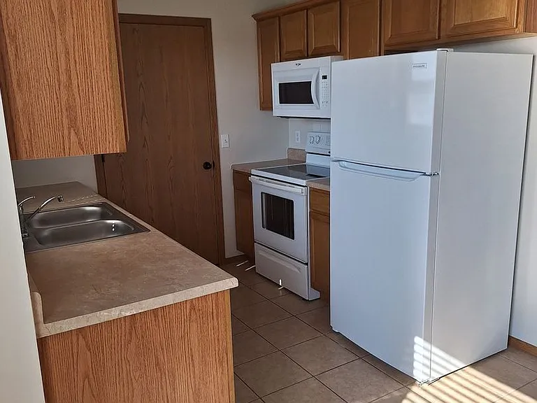 6205 N 10th Ave — Photo 3