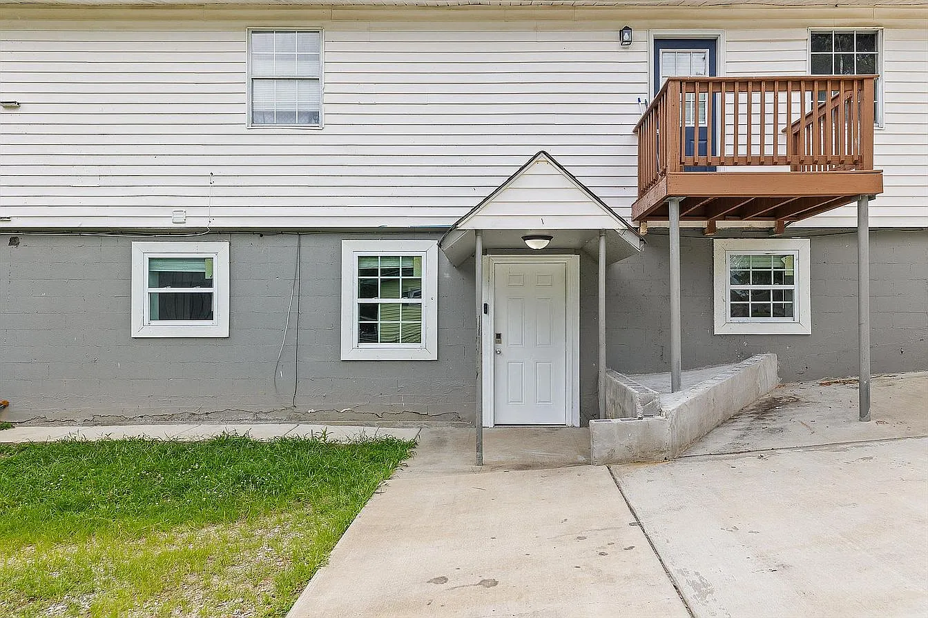 3 bed, 1700 sqft, $1,600 — Photo 2