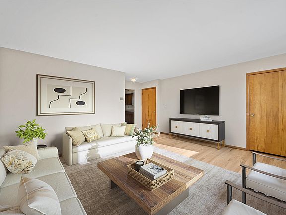 2nd image of 185 W 3rd St Floor 2