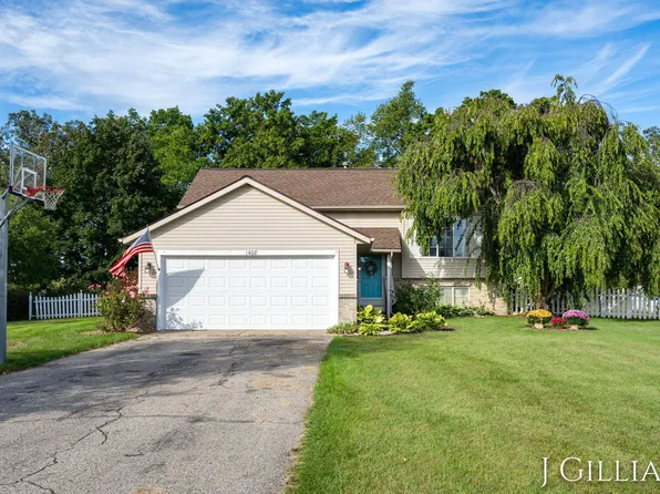 1408 Fairview Dr, Hastings, MI 49058