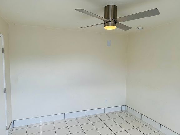 3rd image of 903 McFarland Ave #6