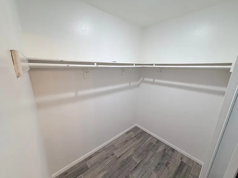 2035 Lakeridge Cir #101 — Photo 18