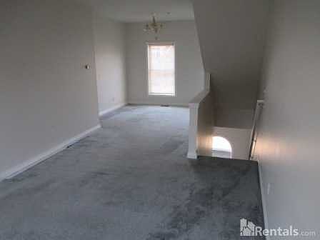 2nd image of 1621 E Lakeview Ln