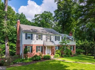 516 Fox Run Ln, Bryn Mawr, PA 19010