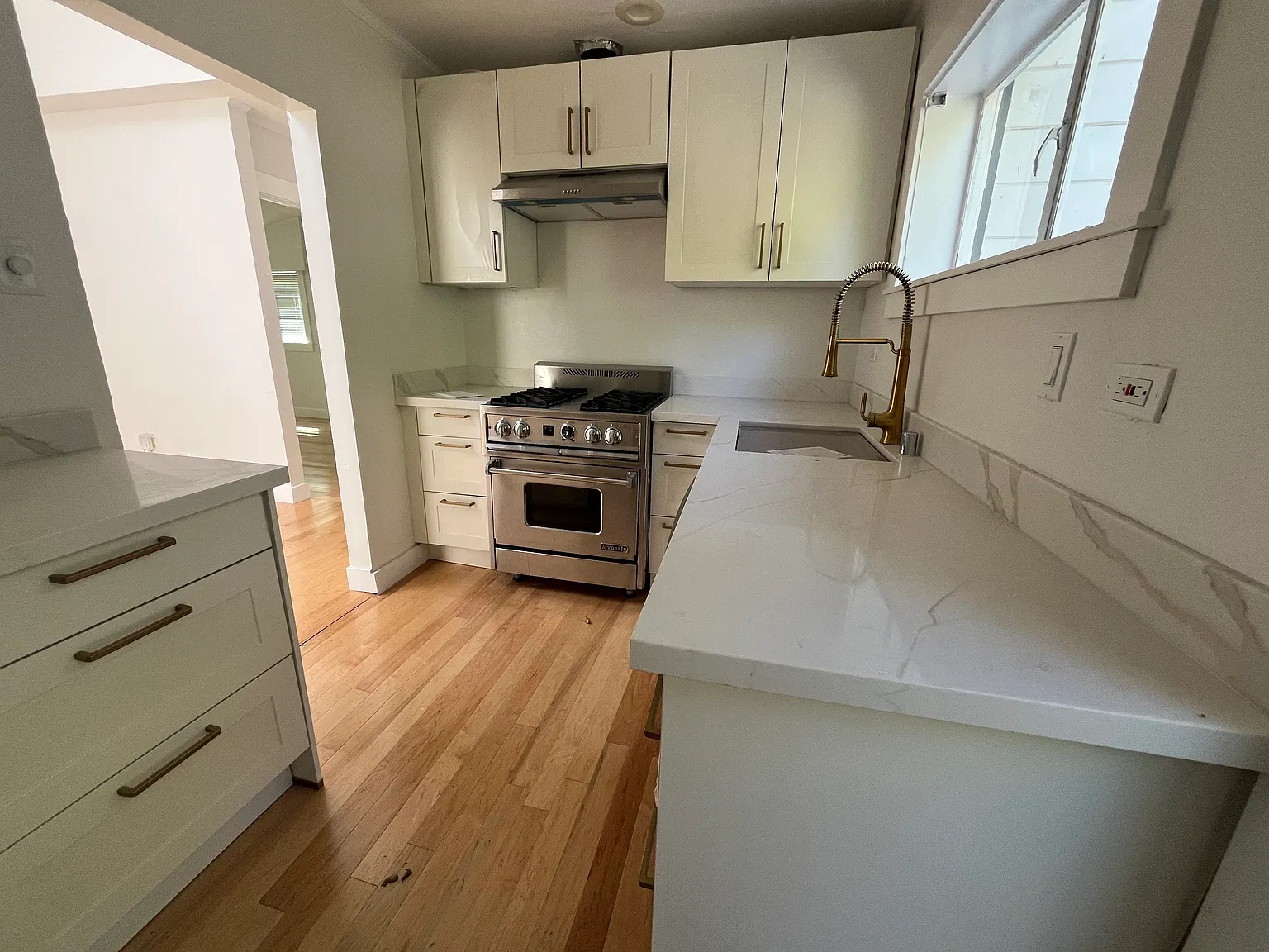 8 Gordon St — Photo 3