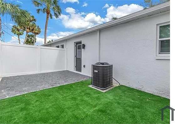 3rd image of 3011 W Binnicker Ave