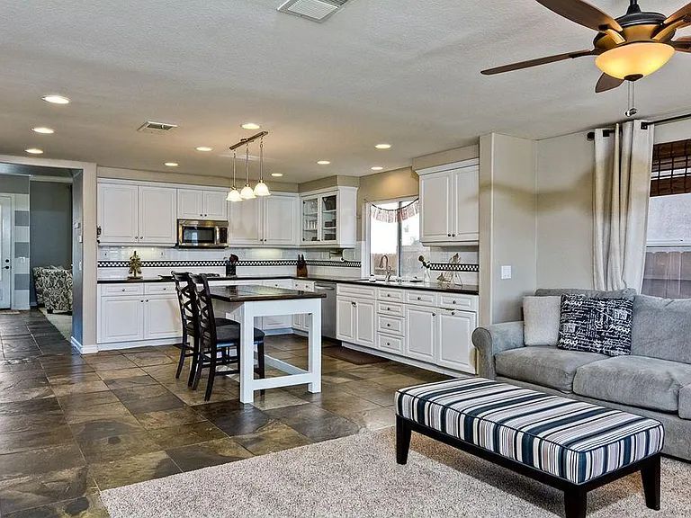 5216 Topsail Dr — Photo 8